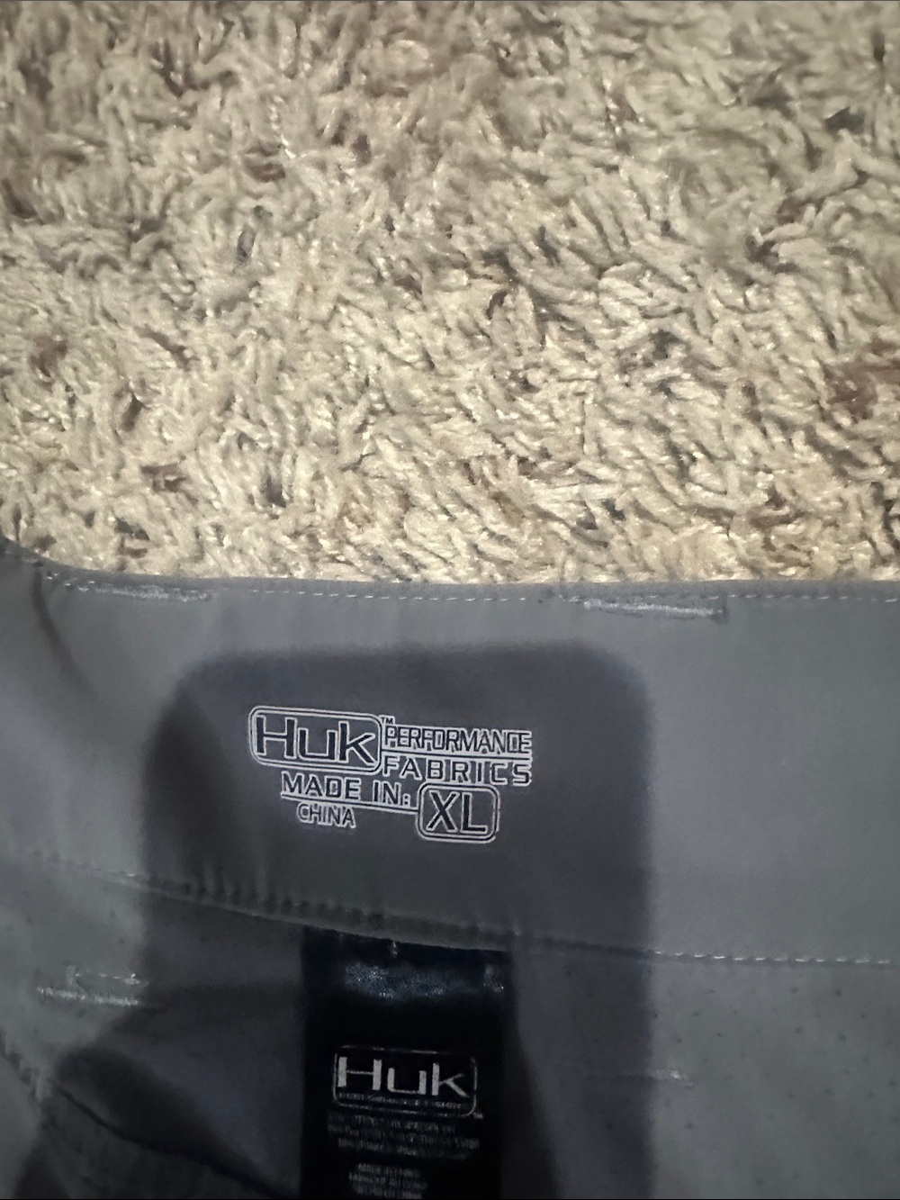 Huk Men’s Dark Gray Fishing Shorts - Picture 3 of 4